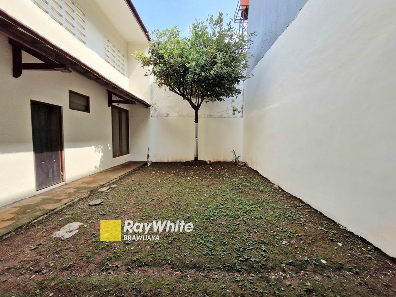 Rumah di Kompleks Lebak Lestari Indah, Lebak Bulus, Jakarta Selatan, 5 menit ke MRT Lebak Bulus