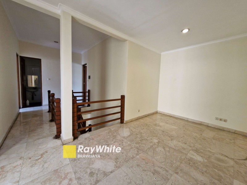 Rumah di Kompleks Lebak Lestari Indah, Lebak Bulus, Jakarta Selatan, 5 menit ke MRT Lebak Bulus