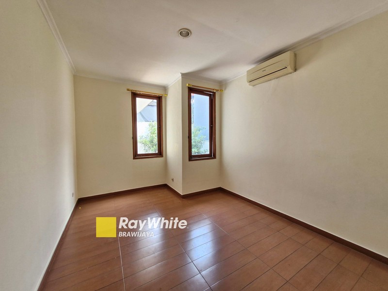 Rumah di Kompleks Lebak Lestari Indah, Lebak Bulus, Jakarta Selatan, 5 menit ke MRT Lebak Bulus