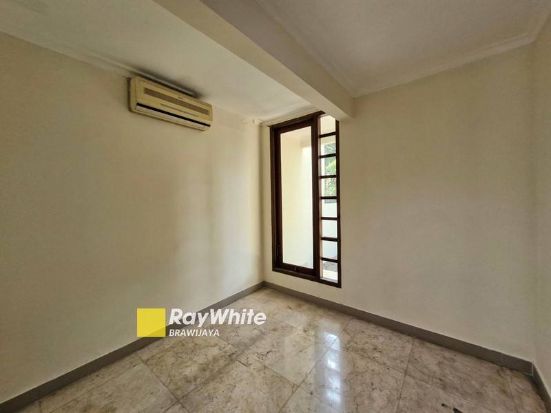 Rumah di Kompleks Lebak Lestari Indah, Lebak Bulus, Jakarta Selatan, 5 menit ke MRT Lebak Bulus