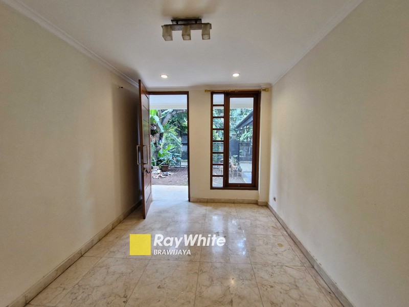 Rumah di Kompleks Lebak Lestari Indah, Lebak Bulus, Jakarta Selatan, 5 menit ke MRT Lebak Bulus