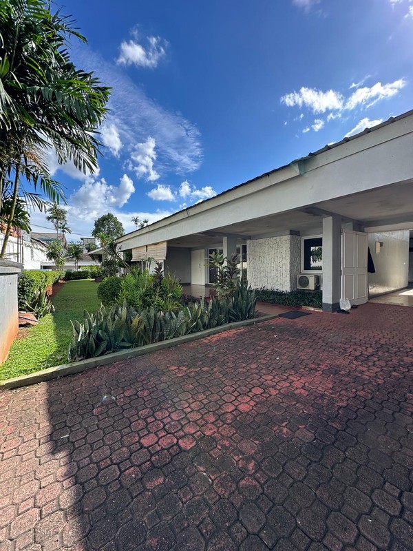 Dijual rumah asri di Jl Duren Bangka  - Kemang - Jakarta Selatan