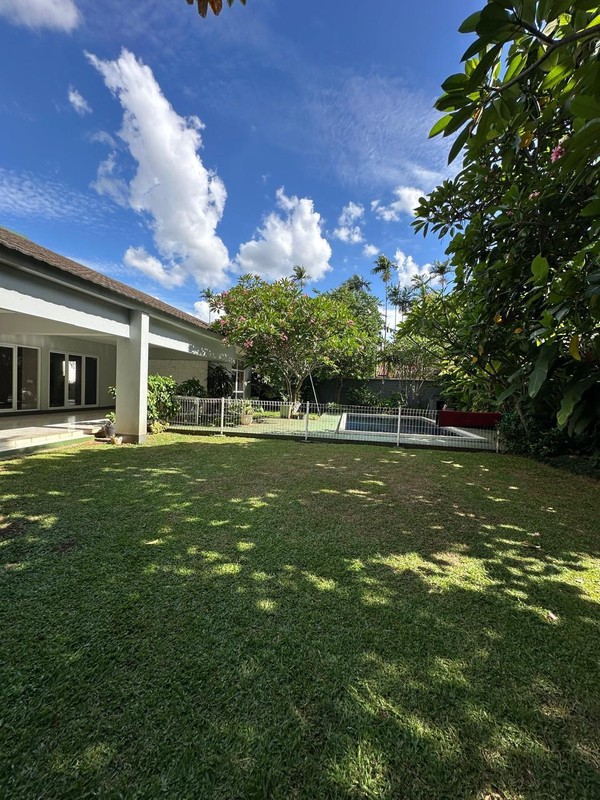 Dijual rumah asri di Jl Duren Bangka  - Kemang - Jakarta Selatan