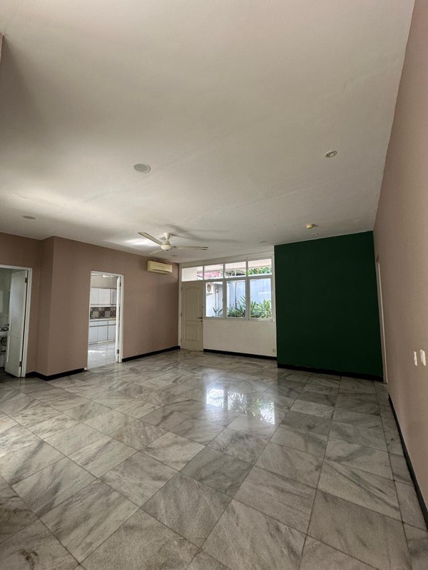 Dijual rumah asri di Jl Duren Bangka  - Kemang - Jakarta Selatan