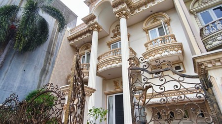 Rumah Bukit Gading Mediterania, Kelapa Gading