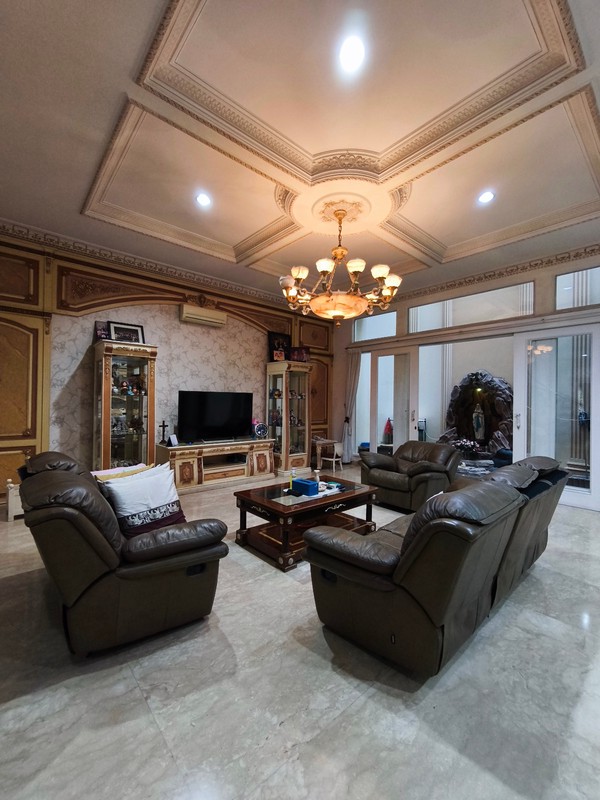 Rumah Bukit Gading Mediterania, Kelapa Gading