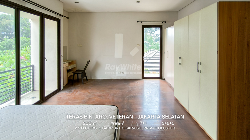 Rumah Hoek Modern untuk Keluarga Aktif di Teras Bintaro, Jakarta Selatan - Eksklusif, Siap Huni & Dekat Kolam Renang