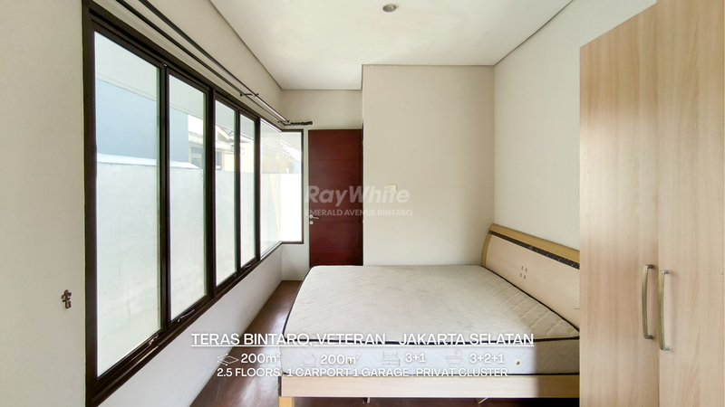 Rumah Hoek Modern untuk Keluarga Aktif di Teras Bintaro, Jakarta Selatan - Eksklusif, Siap Huni & Dekat Kolam Renang