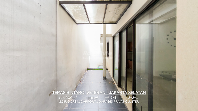 Rumah Hoek Modern untuk Keluarga Aktif di Teras Bintaro, Jakarta Selatan - Eksklusif, Siap Huni & Dekat Kolam Renang