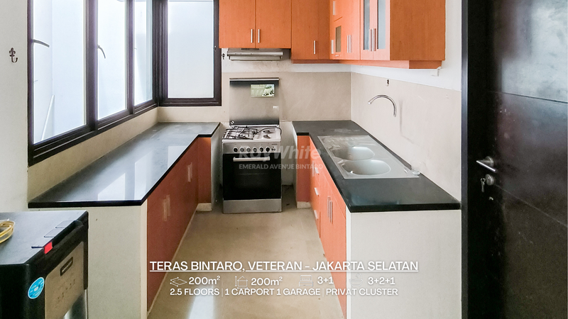 Rumah Hoek Modern untuk Keluarga Aktif di Teras Bintaro, Jakarta Selatan - Eksklusif, Siap Huni & Dekat Kolam Renang