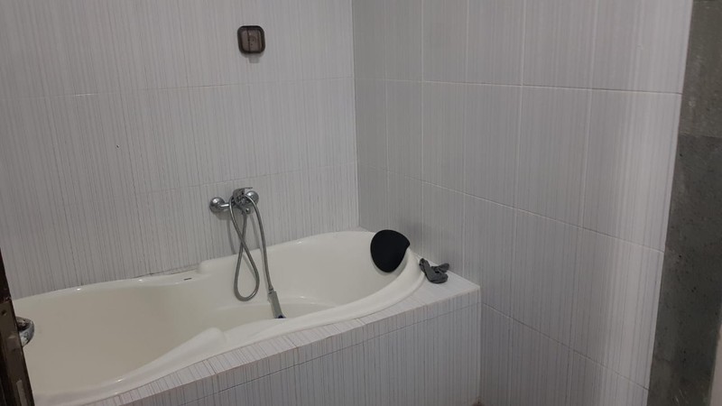 Investasi Properti  Dijual Rumah Besar 4 Kamar di Corongan, Maguwoharjo, Sleman