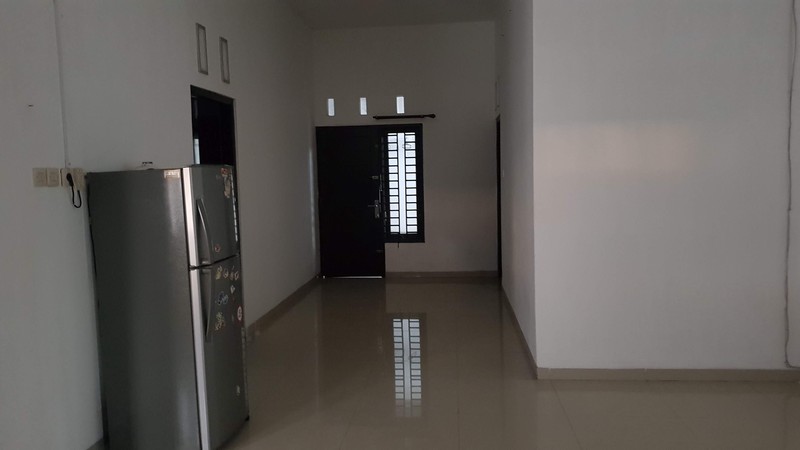 Investasi Properti  Dijual Rumah Besar 4 Kamar di Corongan, Maguwoharjo, Sleman