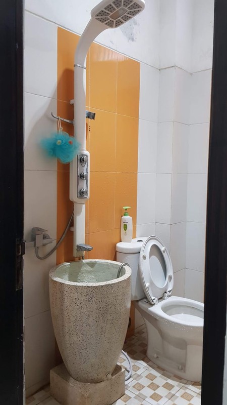 Investasi Properti  Dijual Rumah Besar 4 Kamar di Corongan, Maguwoharjo, Sleman