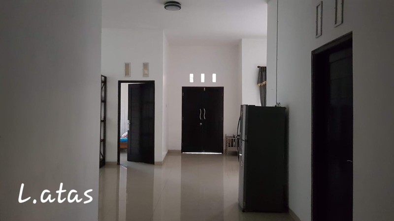 Investasi Properti  Dijual Rumah Besar 4 Kamar di Corongan, Maguwoharjo, Sleman