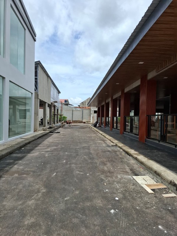 Disewakan Ruang Usaha Bangunan Baru 1.500 Meter Persegi Di Jalan Monjali, Sinduadi, Sleman