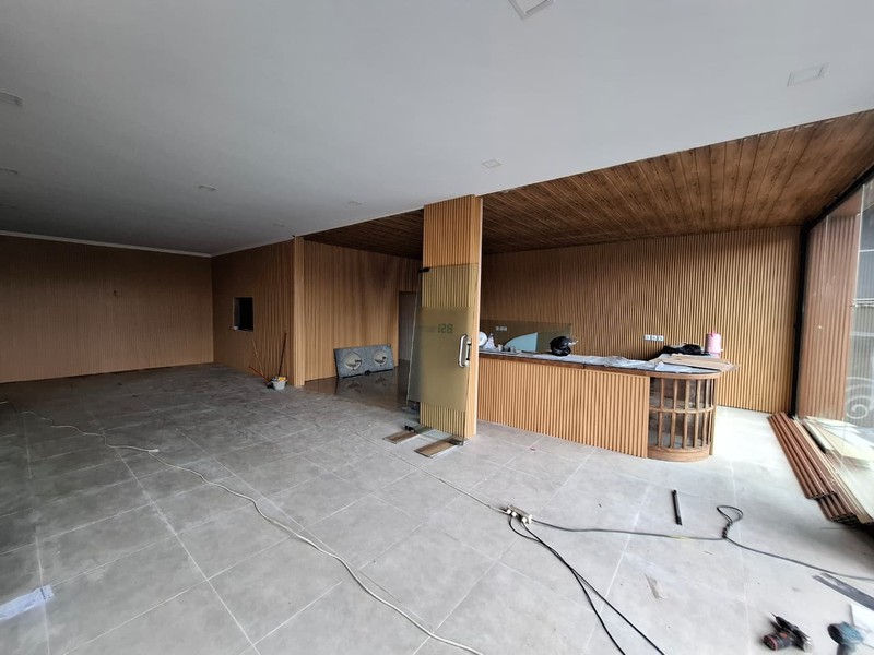 Disewakan Ruang Usaha Bangunan Baru 1.500 Meter Persegi Di Jalan Monjali, Sinduadi, Sleman