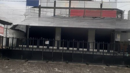 Disewakan Bangunan Ex Supermarket - Lokasi Strategis & Premium di Menganti Surabaya Barat