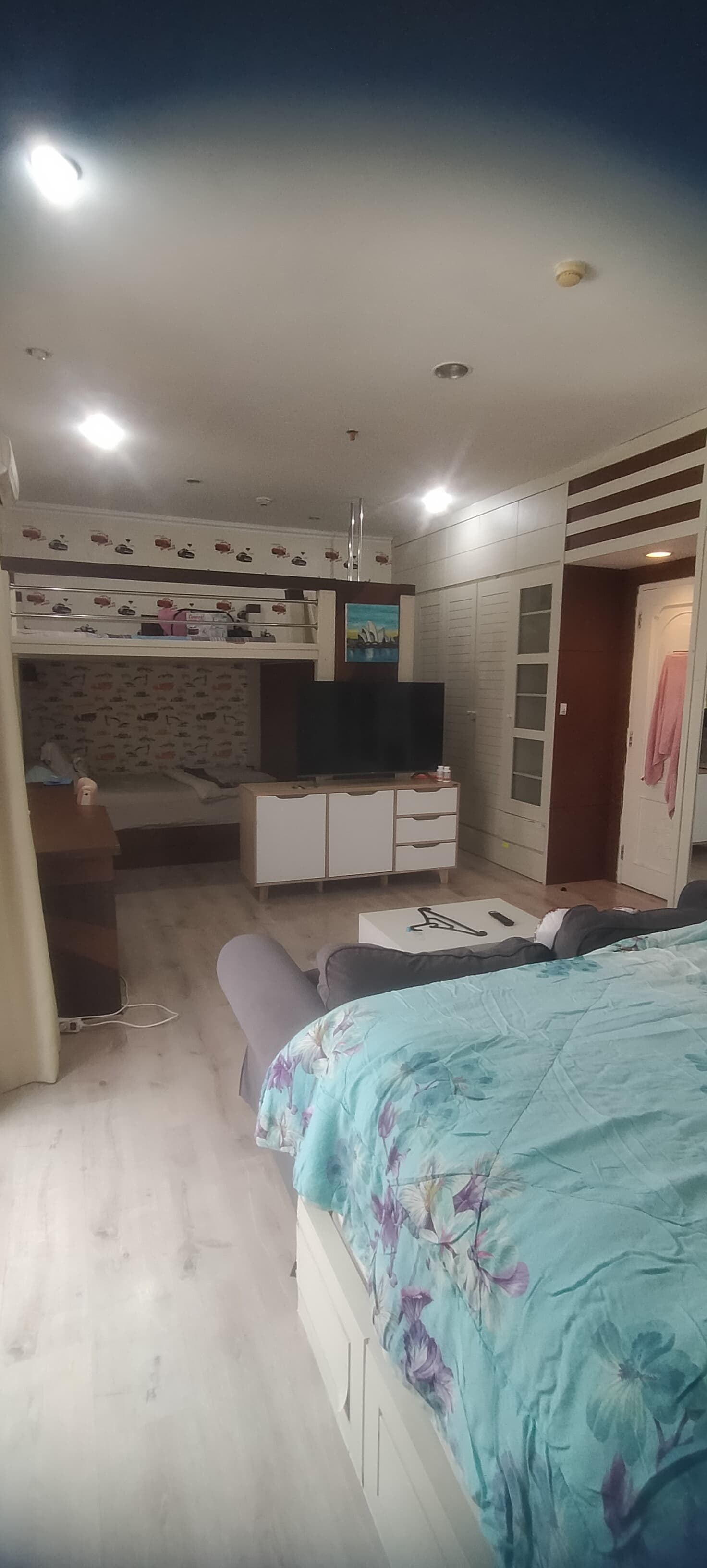 Rumah cluster 3 lantai semi furnished , Lokasi Ok di The Villas Kelapa Gading