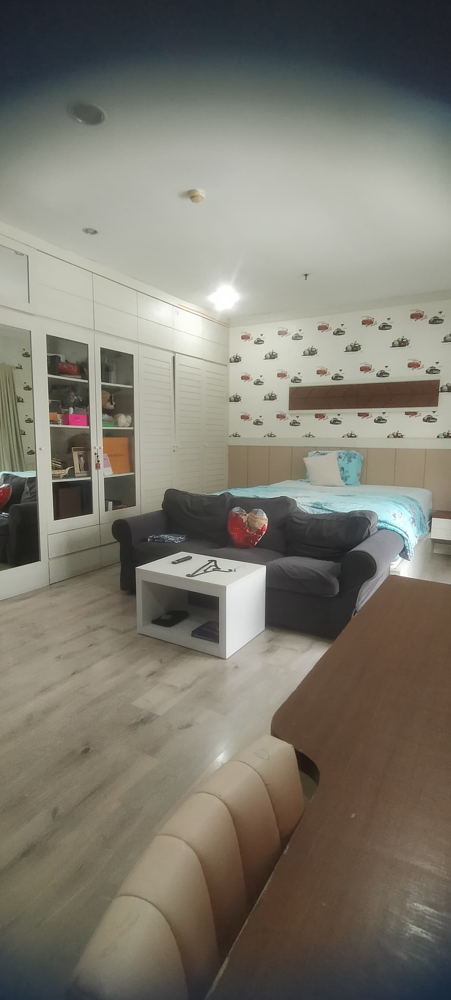 Rumah cluster 3 lantai semi furnished , Lokasi Ok di The Villas Kelapa Gading