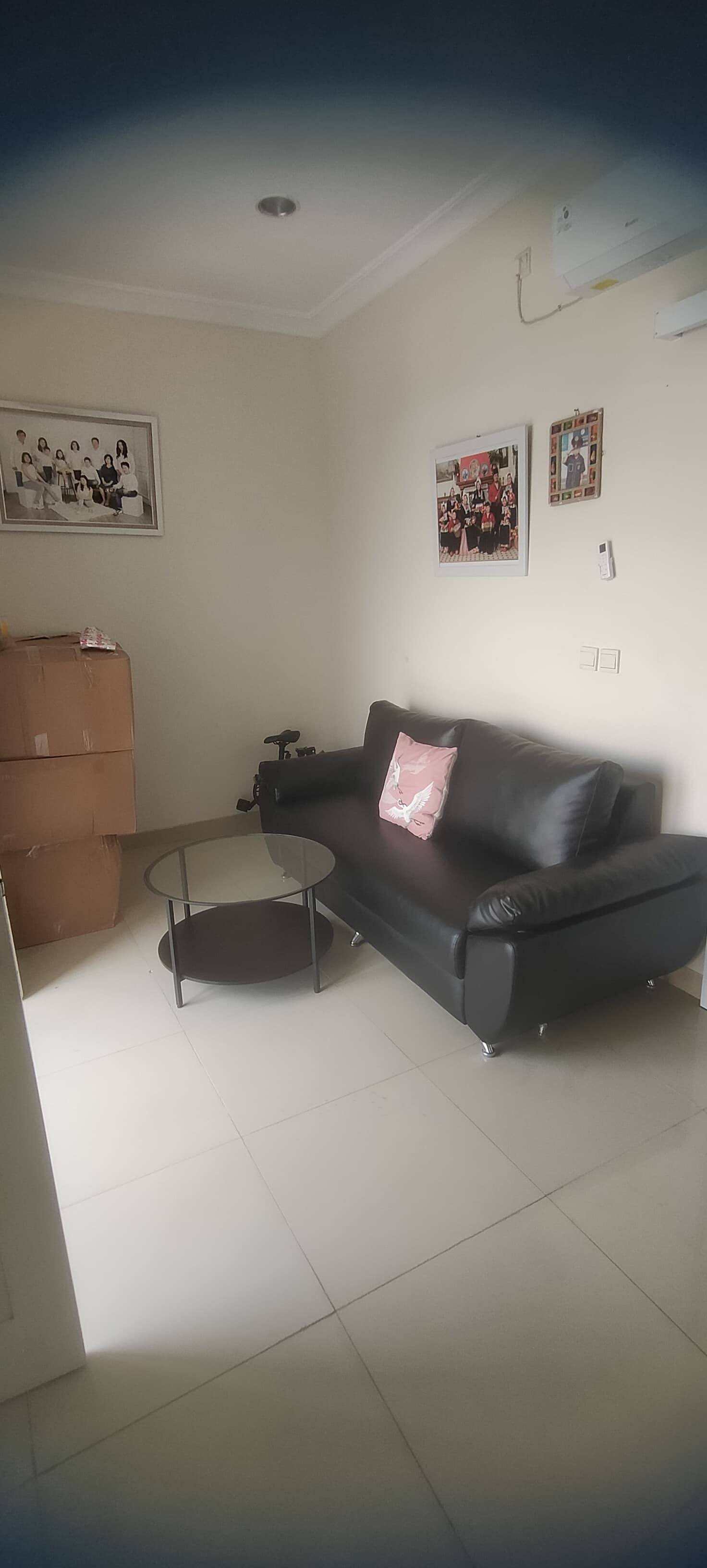 Rumah cluster 3 lantai semi furnished , Lokasi Ok di The Villas Kelapa Gading