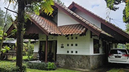 MURAH LUAS Dijual Villa Grand Trawas - Grand Whiz Trawas - Full Furnished - Udara Sejuk, Taman Hijau  Asri - Surat SHM 