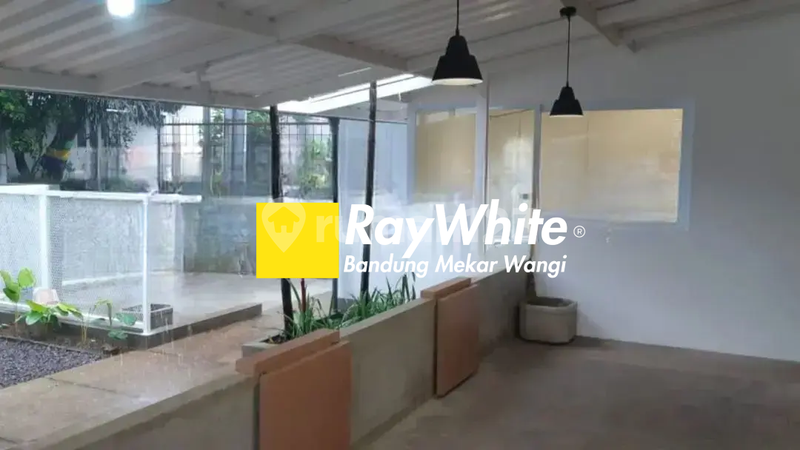 Rumah Tinggal Cocok Untuk Kantor di Sayap Riau Bandung (jo)