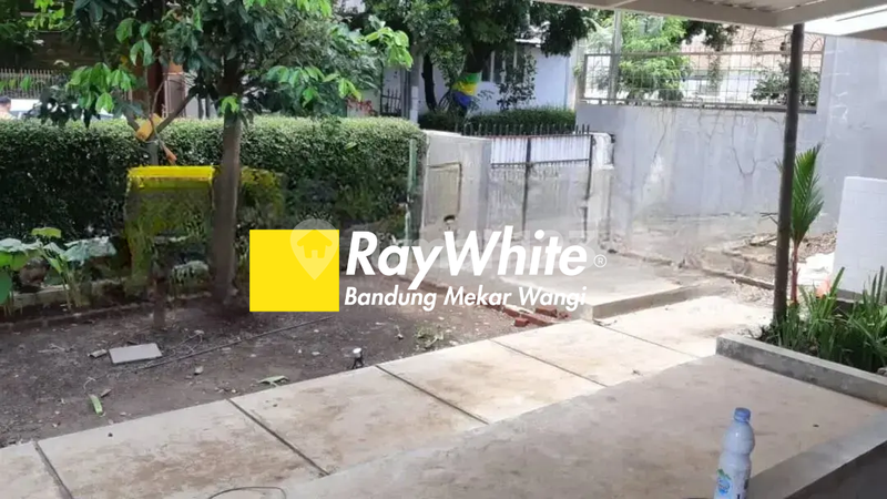 Rumah Tinggal Cocok Untuk Kantor di Sayap Riau Bandung (jo)