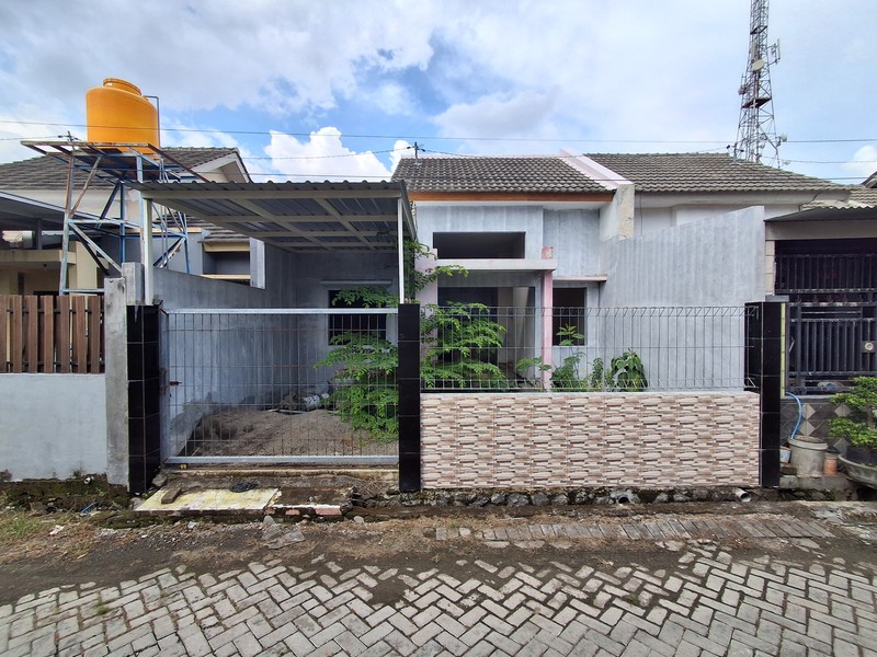 Rumah Renovasi Finishing di The Metro Graha - Siap Jadi Seperti Baru