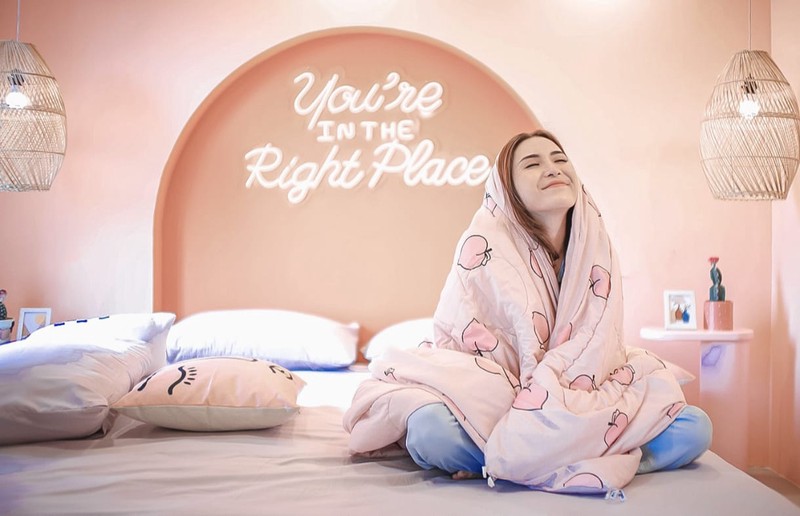 Dijual Apartemen Anderson Pakuwon Mall tipe 1 Bedroom Full Furnished Modern Desain Interior  - Lantai 25 - View Kota dan Pool