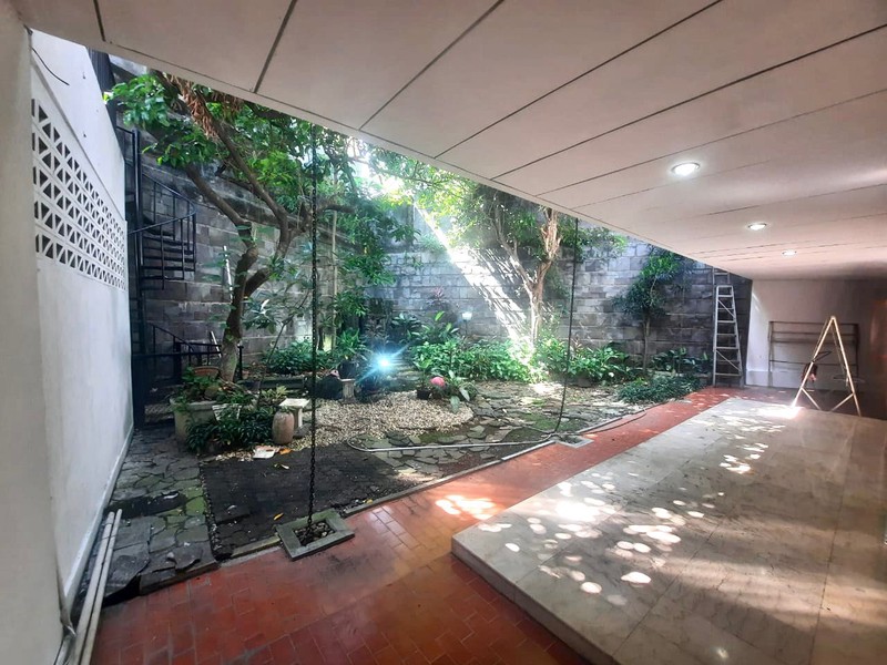 DIJUAL CEPAT! RUMAH LUAS LOKASI STRATEGIS DI PONDOK INDAH