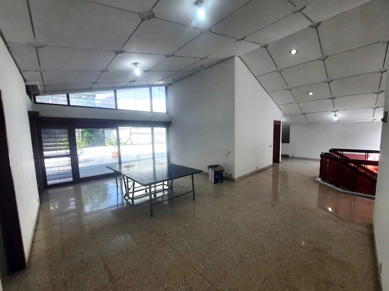 DIJUAL CEPAT! RUMAH LUAS LOKASI STRATEGIS DI PONDOK INDAH