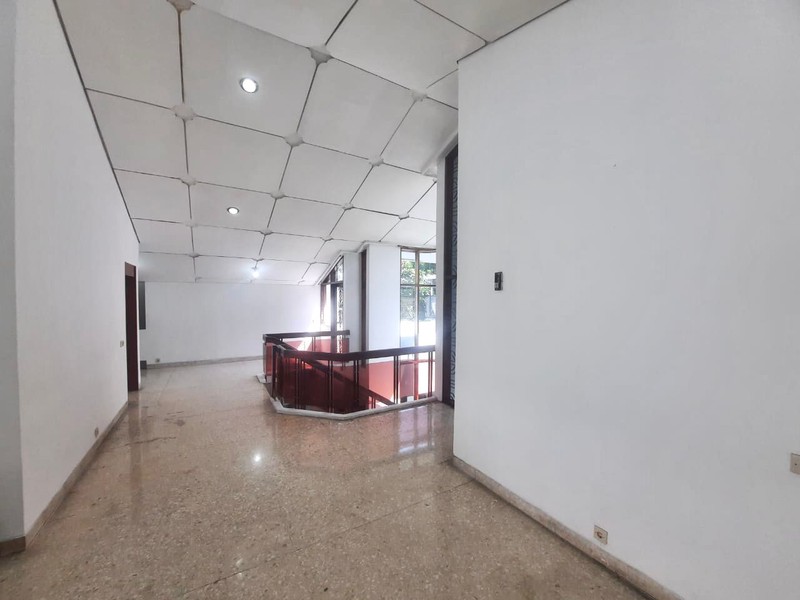 DIJUAL CEPAT! RUMAH LUAS LOKASI STRATEGIS DI PONDOK INDAH