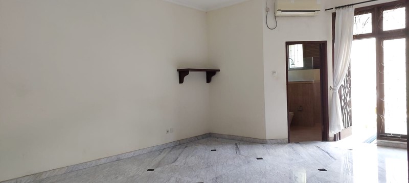 [DIsewa} Rumah 2 Lantai Siap Huni dengan Hunian Nyaman dan Asri @Kebayoran Baru, Jakarta Selatan