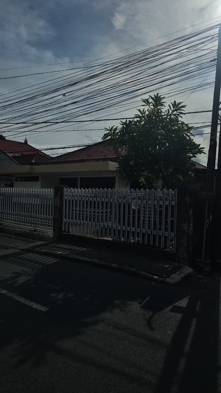 Rental - Rare 900 sqm Land + 200 m2 House in Exclusive Renon, Denpasar - BALI