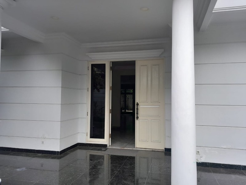 Dijual Cepat Rumah Bagus 2 Tingkat Di Terusan Permata Hijau, Jakarta Selatan