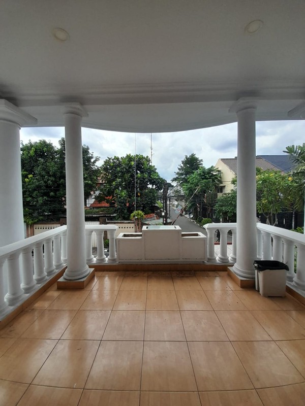 Dijual Cepat Rumah Bagus 2 Tingkat Di Terusan Permata Hijau, Jakarta Selatan