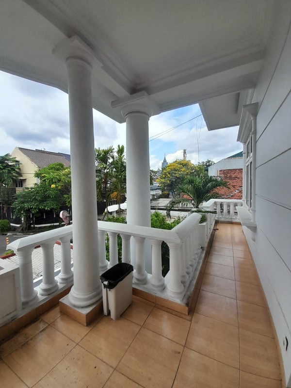 Dijual Cepat Rumah Bagus 2 Tingkat Di Terusan Permata Hijau, Jakarta Selatan