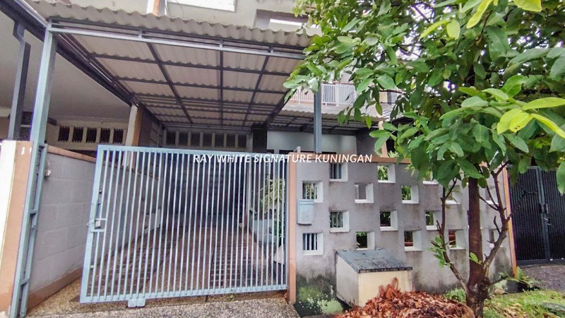 Disewakan Townhouse di Tanjung Barat Lokasi Strategis dekat Aeon Mall