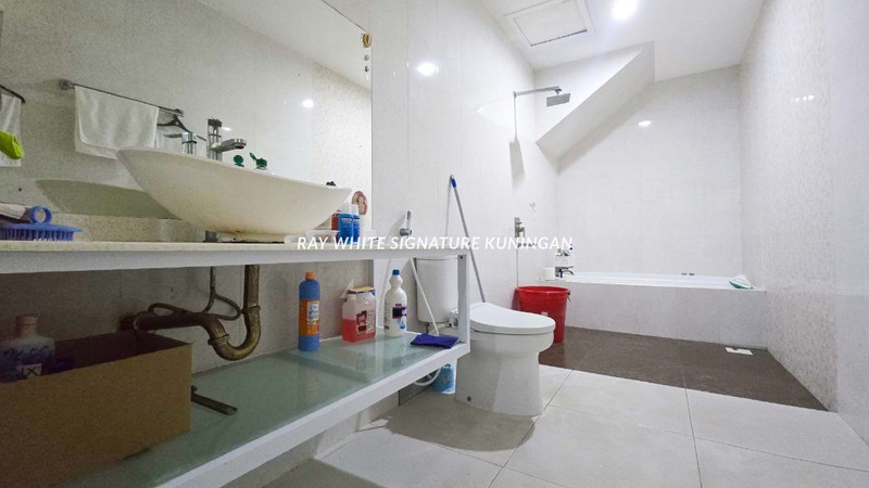 Rumah Siap Huni Lokasi Prime di Jl. Danau Sindereng Benhil