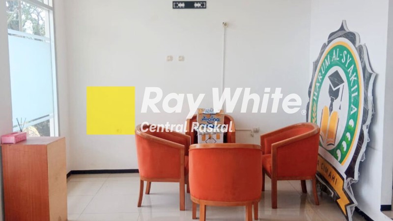 Ruang Usaha Serba Guna 3 Lantai di Kawasan Cimahi Tengah