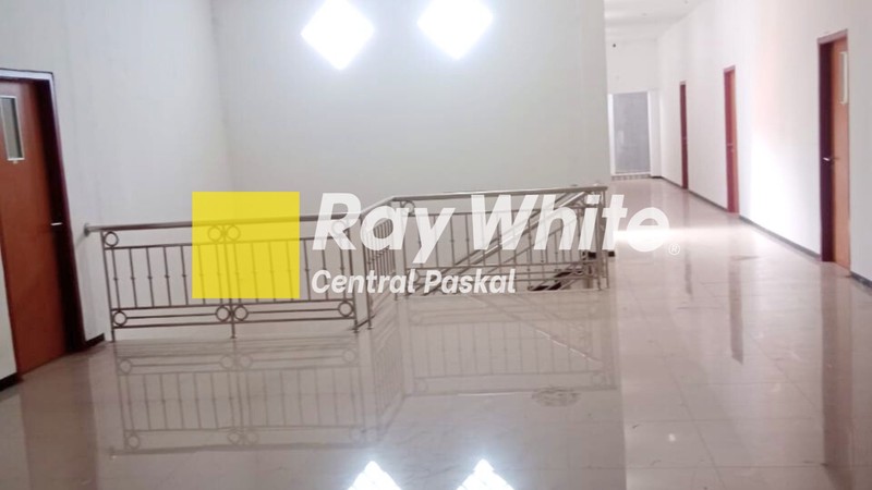 Ruang Usaha Serba Guna 3 Lantai di Kawasan Cimahi Tengah