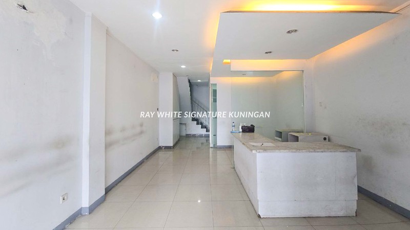 Ruko 4,5 Lantai Lokasi Prime di Mampang Prapatan Raya