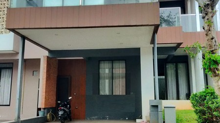 Rumah 2 Lantai, Bagus, Cantik Siap huni Lokasi strategis di Bintaro Sektor 9