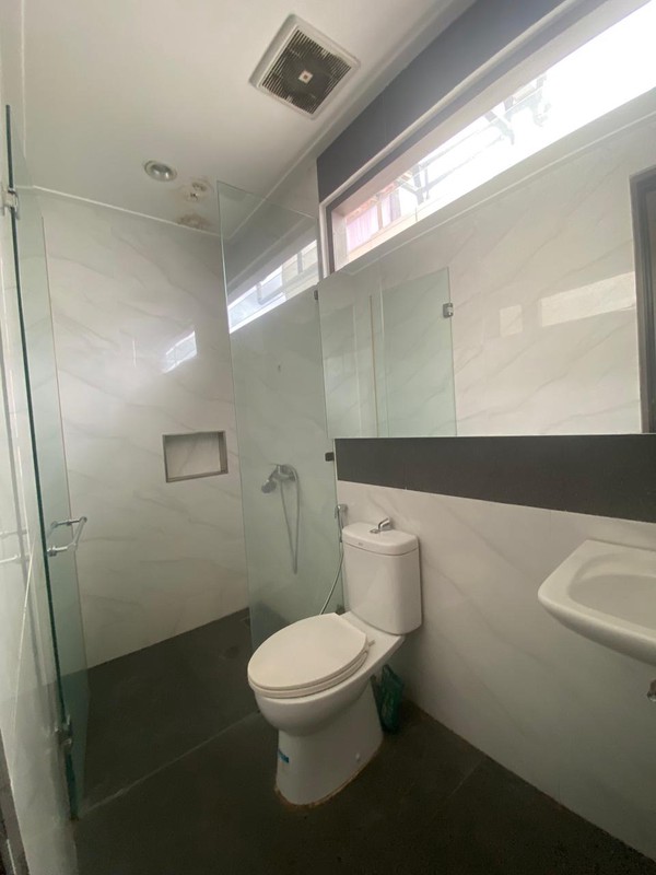 Rumah 2 Lantai, Bagus, Cantik Siap huni Lokasi strategis di Bintaro Sektor 9