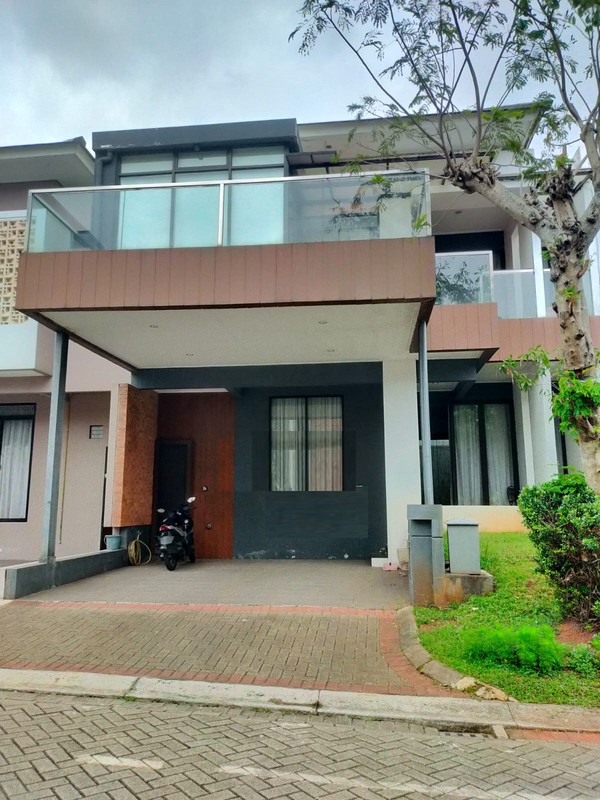 Rumah 2 Lantai, Bagus, Cantik Siap huni Lokasi strategis di Bintaro Sektor 9