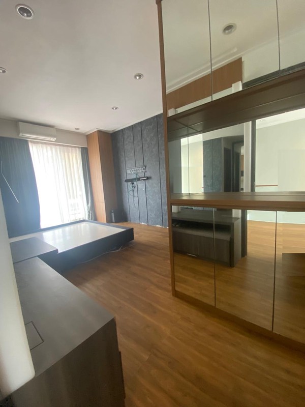 Rumah 2 Lantai, Bagus, Cantik Siap huni Lokasi strategis di Bintaro Sektor 9