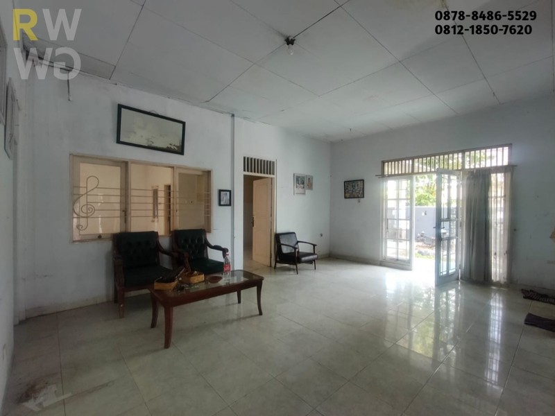 RUMAH GRAHA KALIMAS 1 BEKASI TIMUR: RUMAH 1,5Lt LUAS 284M&#xb2;, GARASI 5 MOBIL