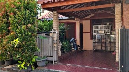 Rumah lokasi strategis di Bintaro Jaya Sektor 5