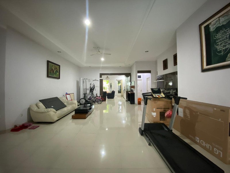 Rumah Hitung Tanah Area Cipete