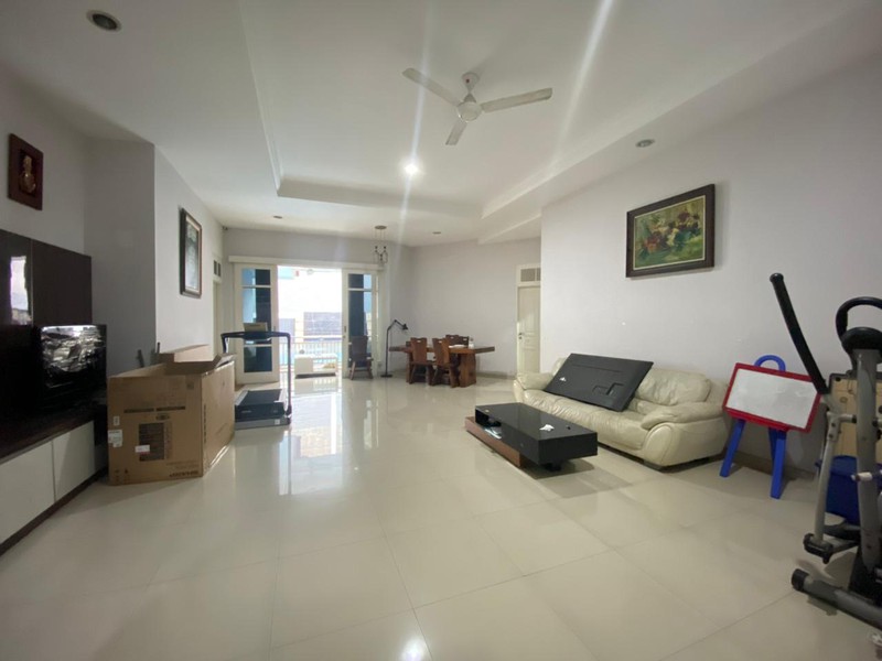 Rumah Hitung Tanah Area Cipete